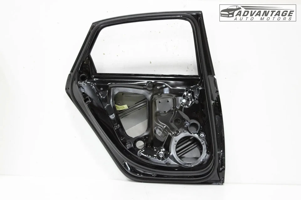 AUDI A4 B9 2017-2024 SEDÁN PUERTA TRASERA IZQUIERDA PANEL CARCASA NEGRO BRILLANTE OEM Foto 2 de 4