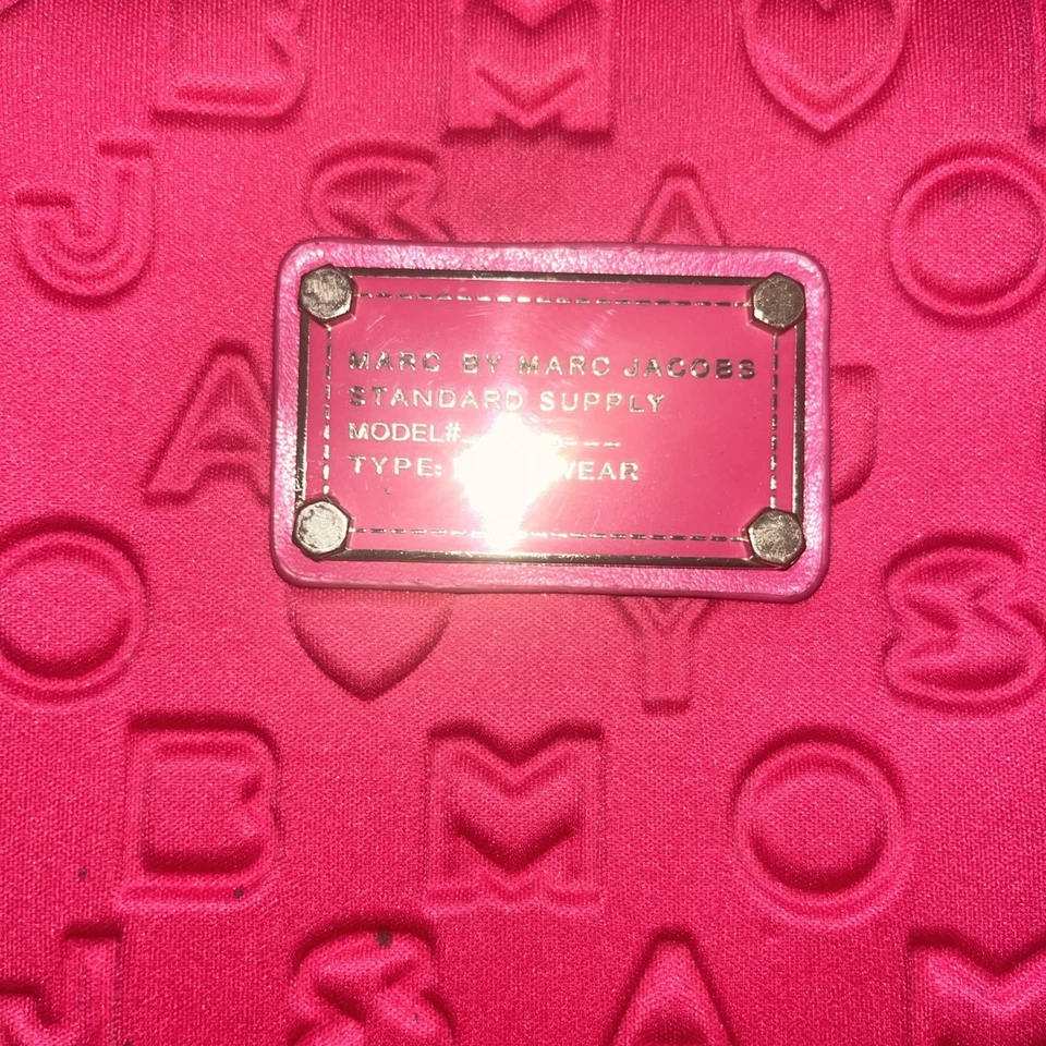 Funda acolchada I-Pad rosa fucsia MARC JACOBS Foto 2 de 4