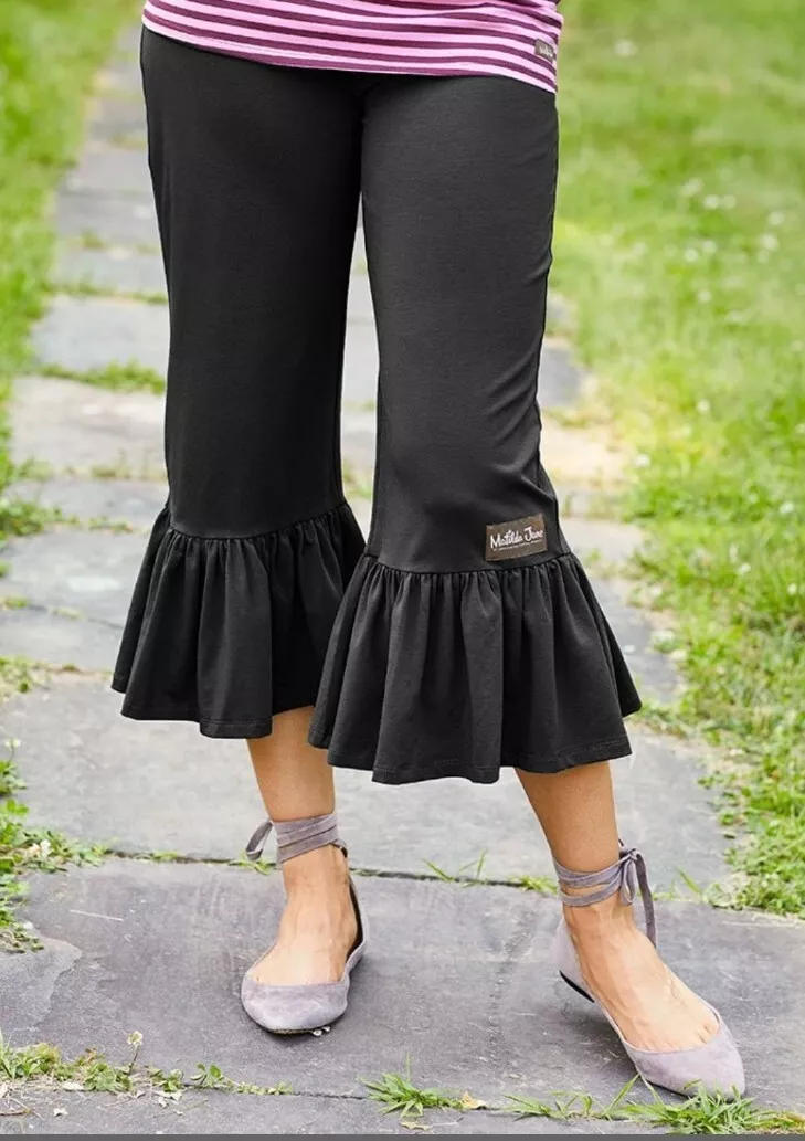 Matilda Jane Big Ruffle Crop Pants Black Women's Sz XS NWT