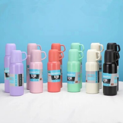 Flachmann Geschenkset Isolierflasche Thermo Trinkflasche Isolierbecher Becher Set 500ml