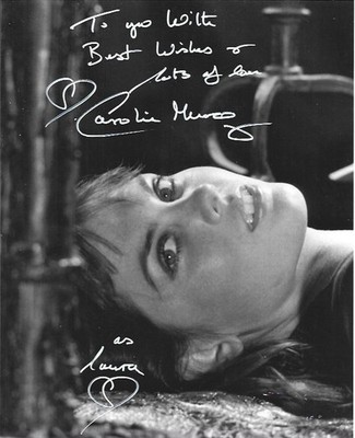 Caroline Munro In Person signed 10'' x 8'' Foto - Laura - Dracula A.D. 1972 #32