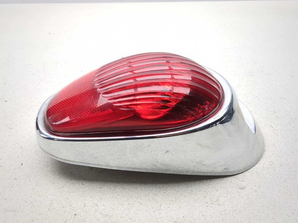 04-10 Kawasaki Vulcan 2000 VN2000 luz trasera luz freno lámpara lente Foto 2 de 4