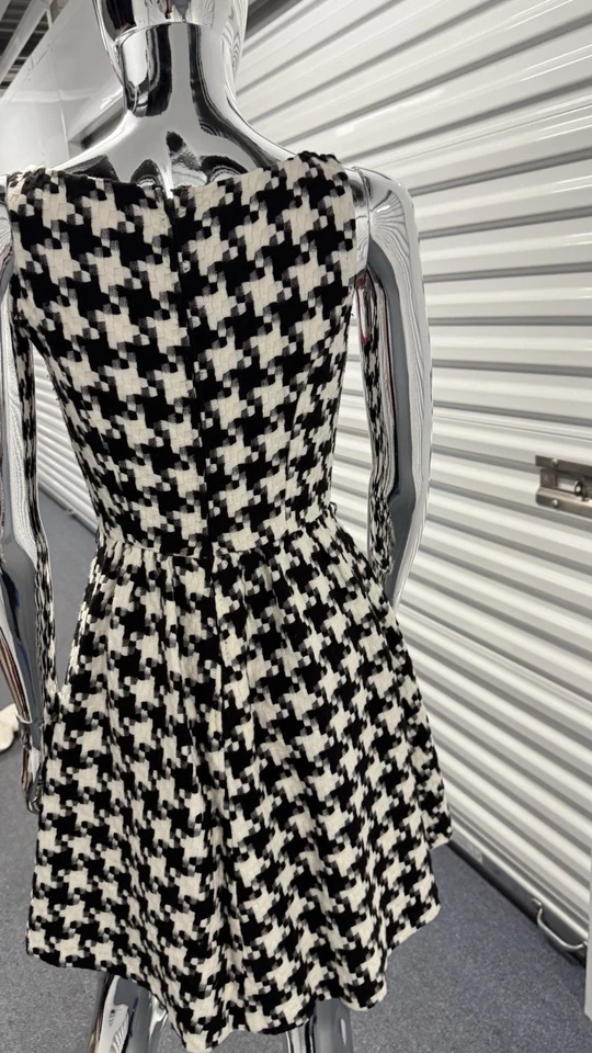 Vestido Jessica Simpson Blanco y Negro Pata de Gallo Ajuste Acampanado SL Old Money Talla 4 Foto 2 de 4