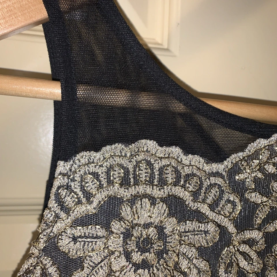 Vestido de fiesta dkny niñas. Negro Con Encaje Dorado Talla 16 Foto 3 de 4