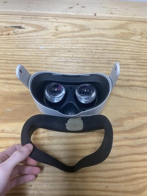 [FOR PARTS] Meta Oculus Quest 2 128GB Standalone VR Headset - White