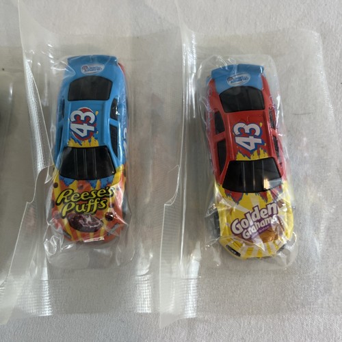 Hot Wheels Cereal 4 Cars Cheerios Chex Lucky Charm - 43 Petty - Sealed - Picture 3 of 12