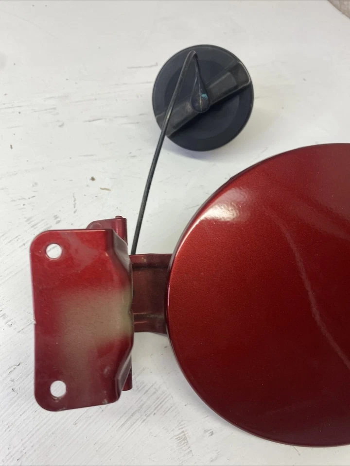 Mazda 6 Mazda6 2003-2008 sedán tapa de llenado de combustible tanque de gasolina cubierta de puerta roja OEM Foto 3 de 4