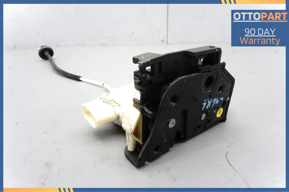 Actuador de bloqueo de pestillo de puerta trasera izquierda AUDI A4 S4 A3 A8 Q3 Q5 Q7 2007-2015 8K0839015 Foto 3 de 4