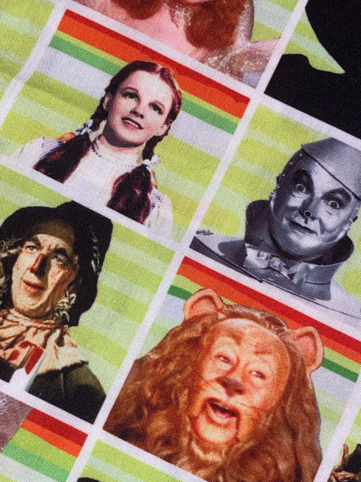 Tela mezclada de poliéster WIZARD OF OZ 18" X 44" NUEVA 11,5 limitada de 1/2 yarda Foto 3 de 3