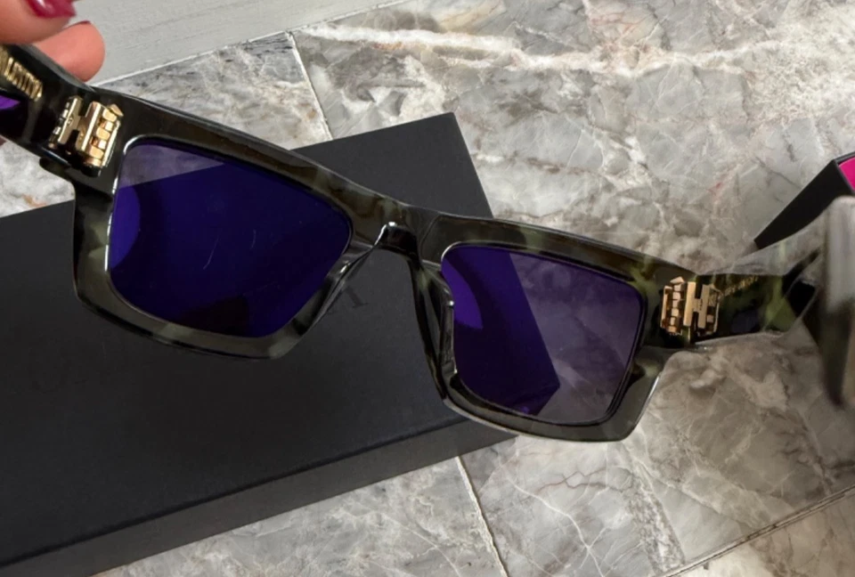 Valentino Garavani XXII Rockstud Sunglasses black crossbody case NIB $730 - Image 2 of 4