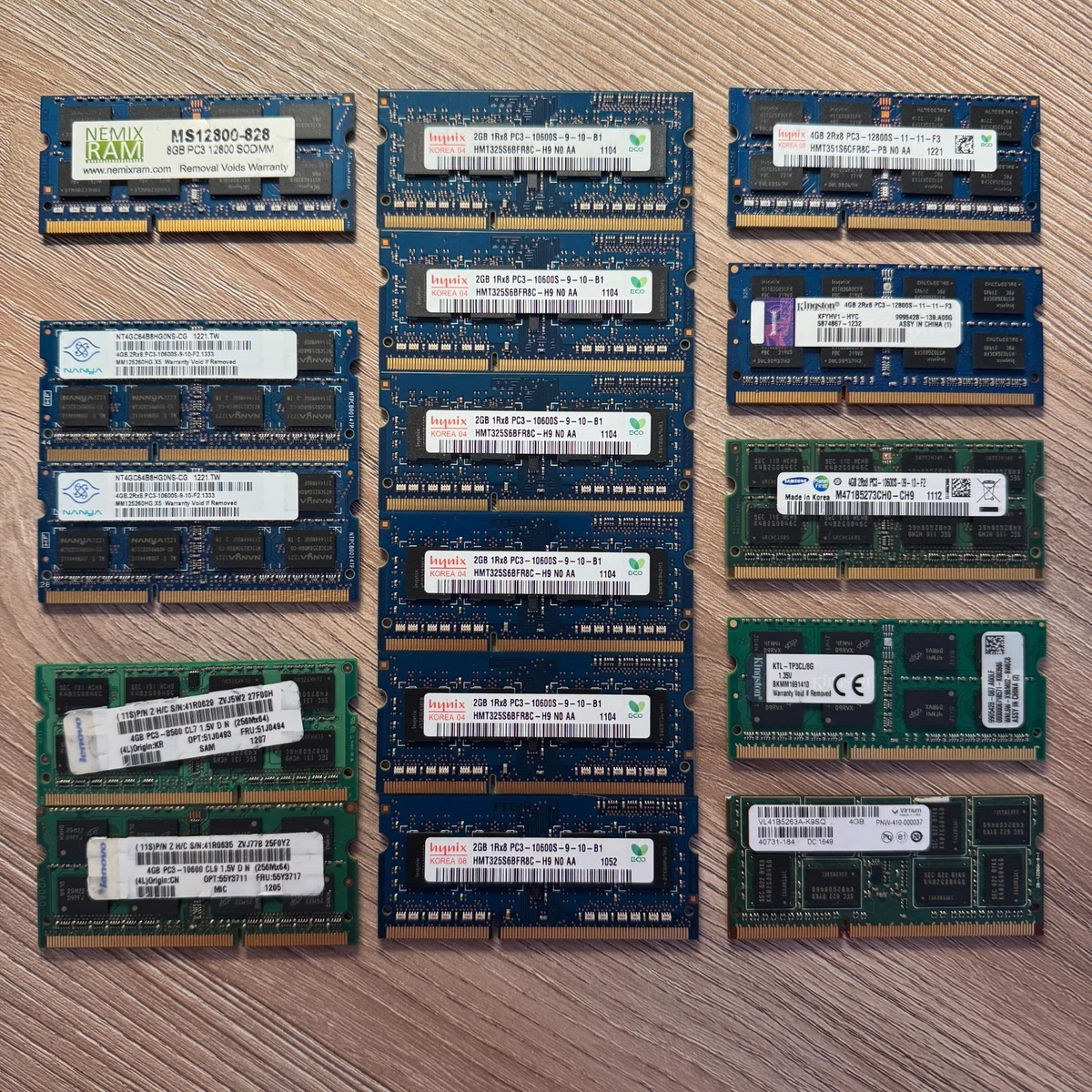 Samsung PC3-10600 (DDR3-1333) Bus Speed Computer RAM 4 GB Capacity