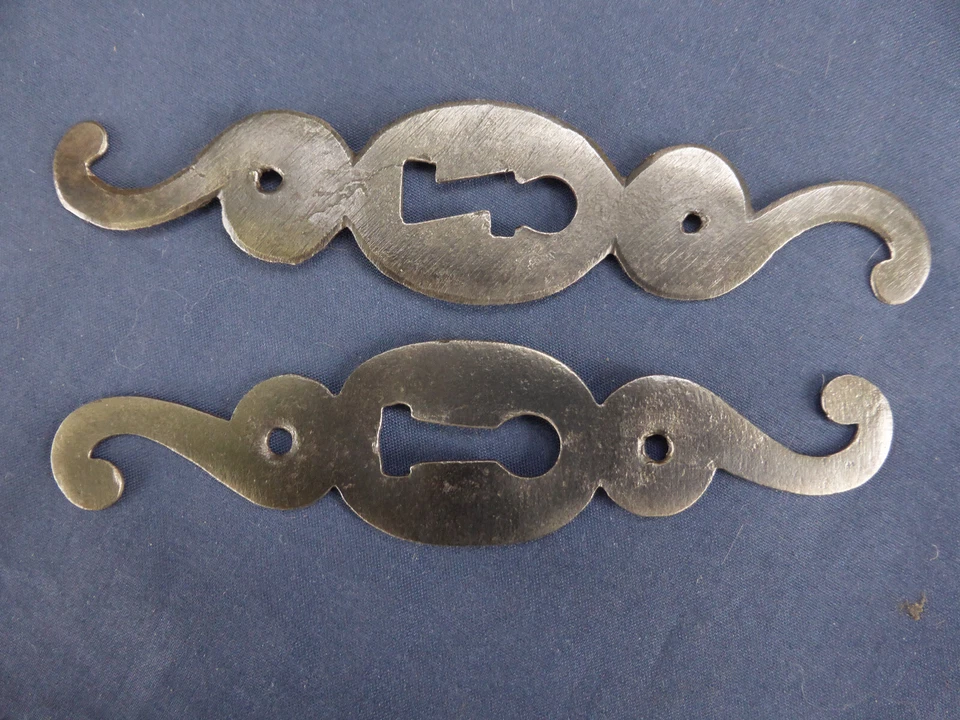 2 entrées serrure flammes fer ancienne Louis XIII portes armoire bahut ht 14 cm - Photo 3/4