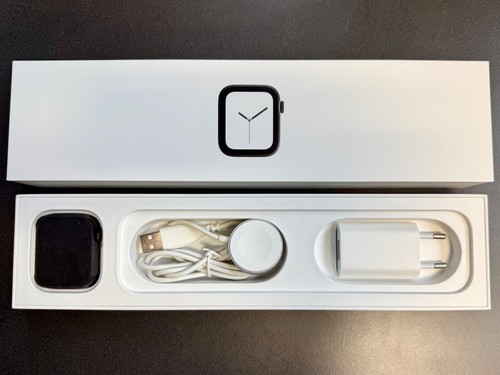 Apple Watch Series 4, 44mm, Edelstahlgehäuse in Space Black, GPS+Cellular - Bild 2 von 2