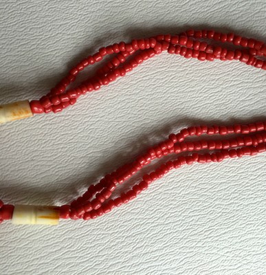 Collier Mi-long Vintage En Nacre Rouge - Style Exotique Et Rétro