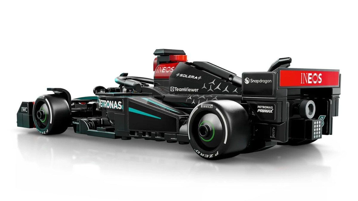 LEGO(R) Speed ​​Champions Mercedes-AMG F1® W15 race car (77244