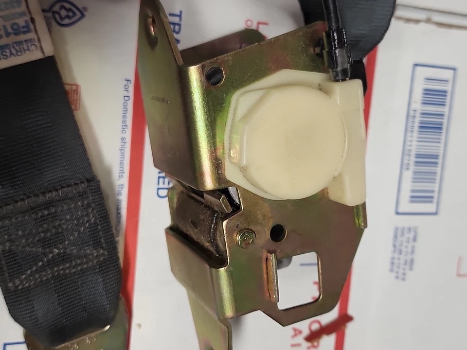 Conjunto de cinturón de seguridad Mopar 1979-1983 Dodge Chrysler 4327355 F613 negro  Foto 4 de 4