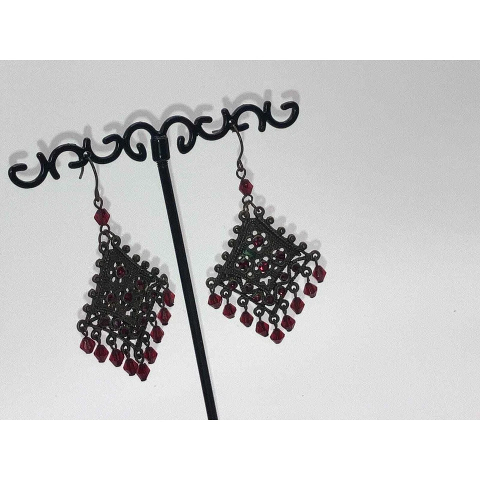 Pendientes colgantes de cristal rojo boho y bronce de 2,25 pulgadas!  Foto 4 de 4