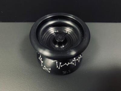 スポーツトイ・アクショントイ Dif-e-yo CROSS BONES LIMITED EDITION Dif-E-Yo Cross Bones Yo-Yo Super Rare Limited Edition