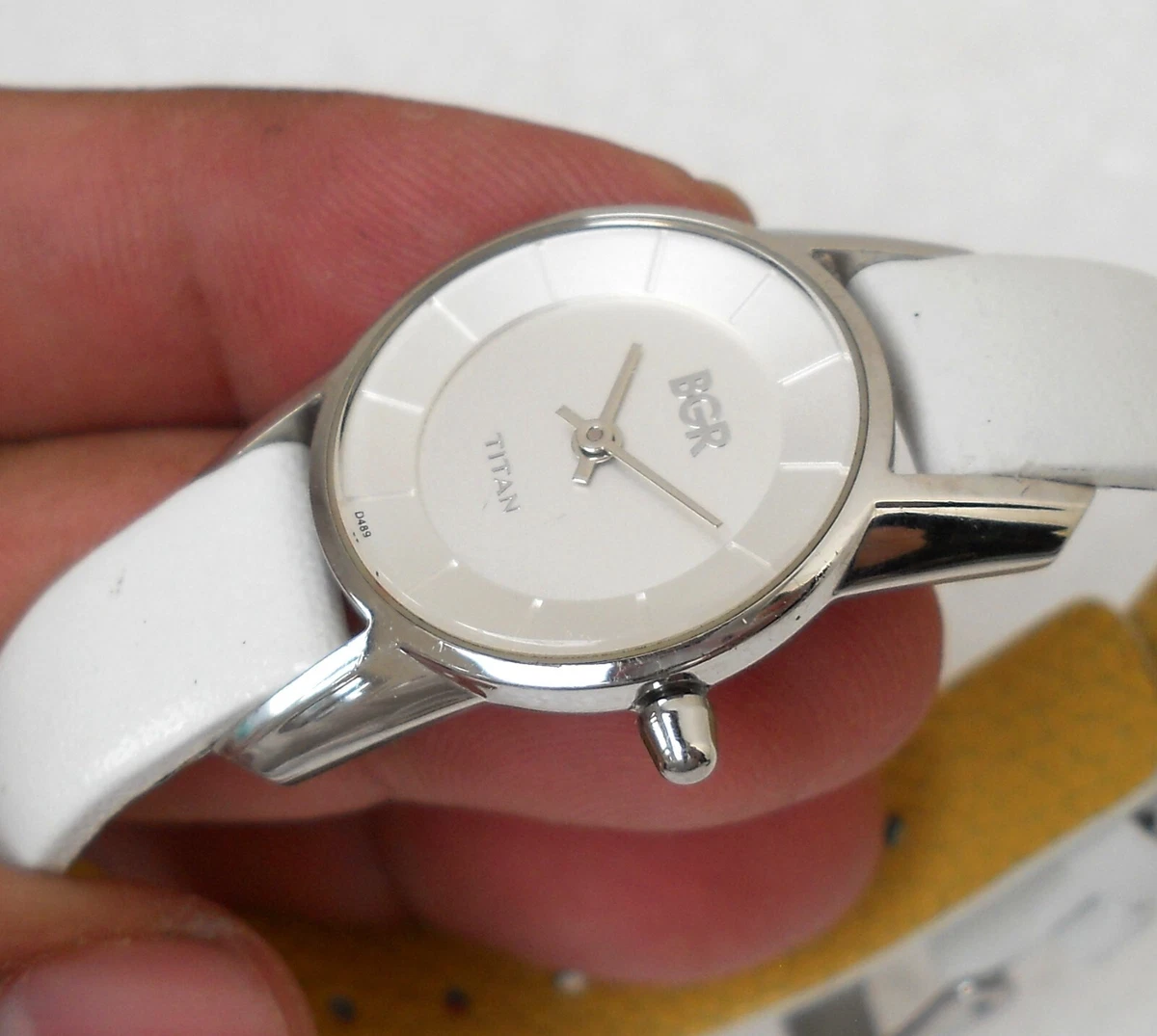 Girls watch cheap design titan