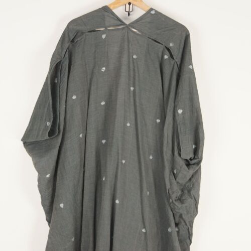 House of Wandering Artisanal Silk Overlay Green Small Embroidered Detail Robe OS - Picture 3 of 11