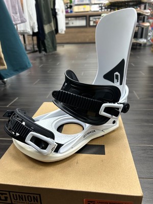 UNION STRATA MEDIUM WHITE (23-24) BINDINGS *NEW IN BOX*