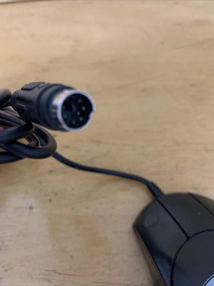 Ratón USB Belkin negro con cable F8E203-NEGRO Foto 2 de 4