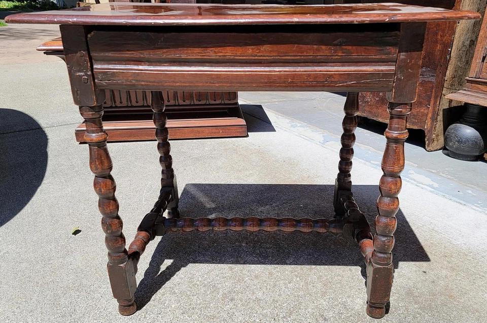 Антикварная английская дубовая бобина XVII века с поворотным приставным столиком Charles II 1600-е - Изображение 2 из 2