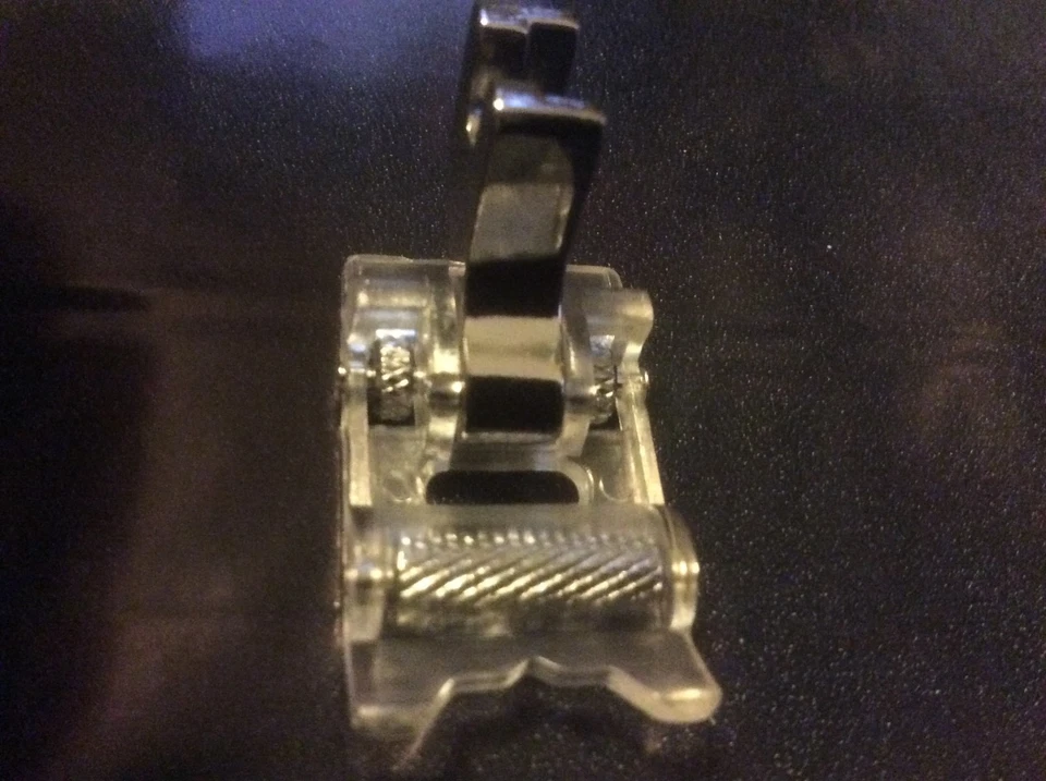 Pie de rodillo de vástago bajo que se adapta a modelos de máquina de coser Kenmore de vástago bajo Foto 3 de 4