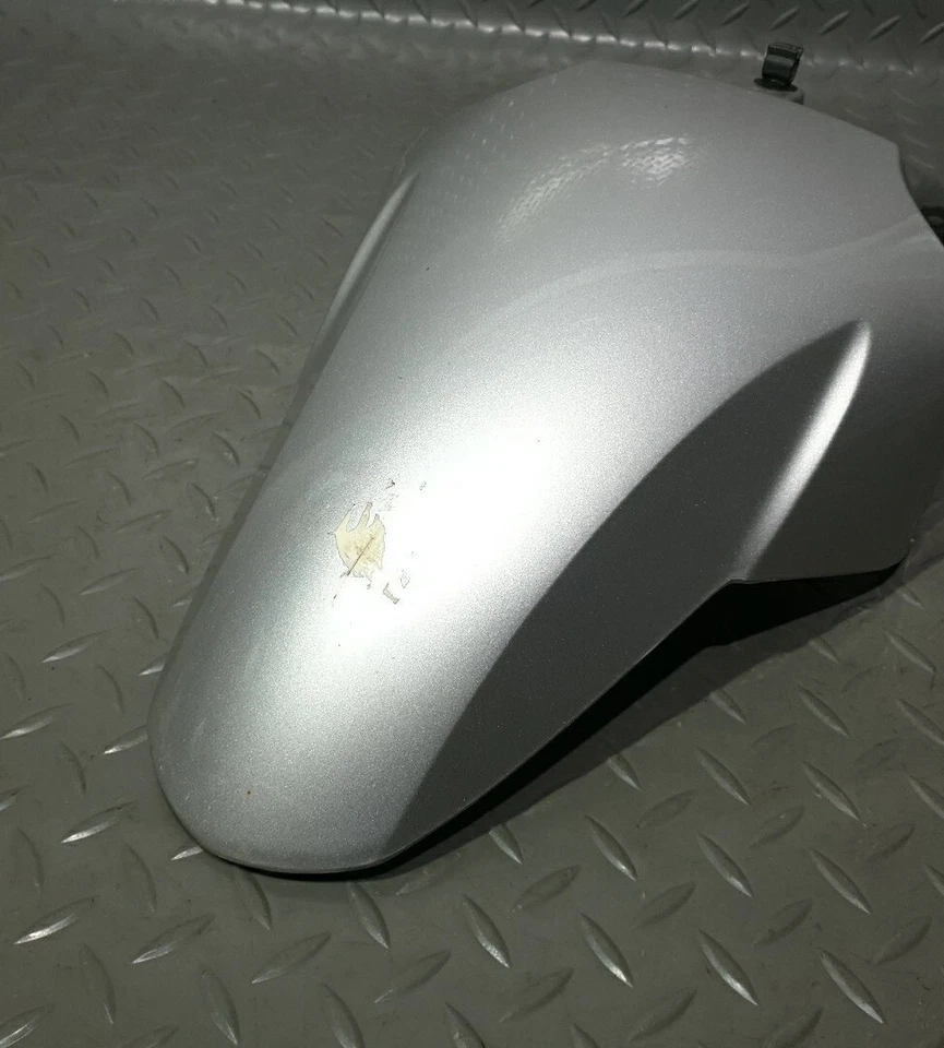 ♻️ Guardabarros delantero plateado Triumph Daytona 600 2002 - 2004 2305740 ♻️ Foto 2 de 4