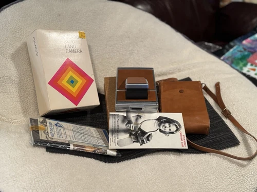 Polaroid SX-70 Land Camera W/ Leather Hard Case/ Untested
