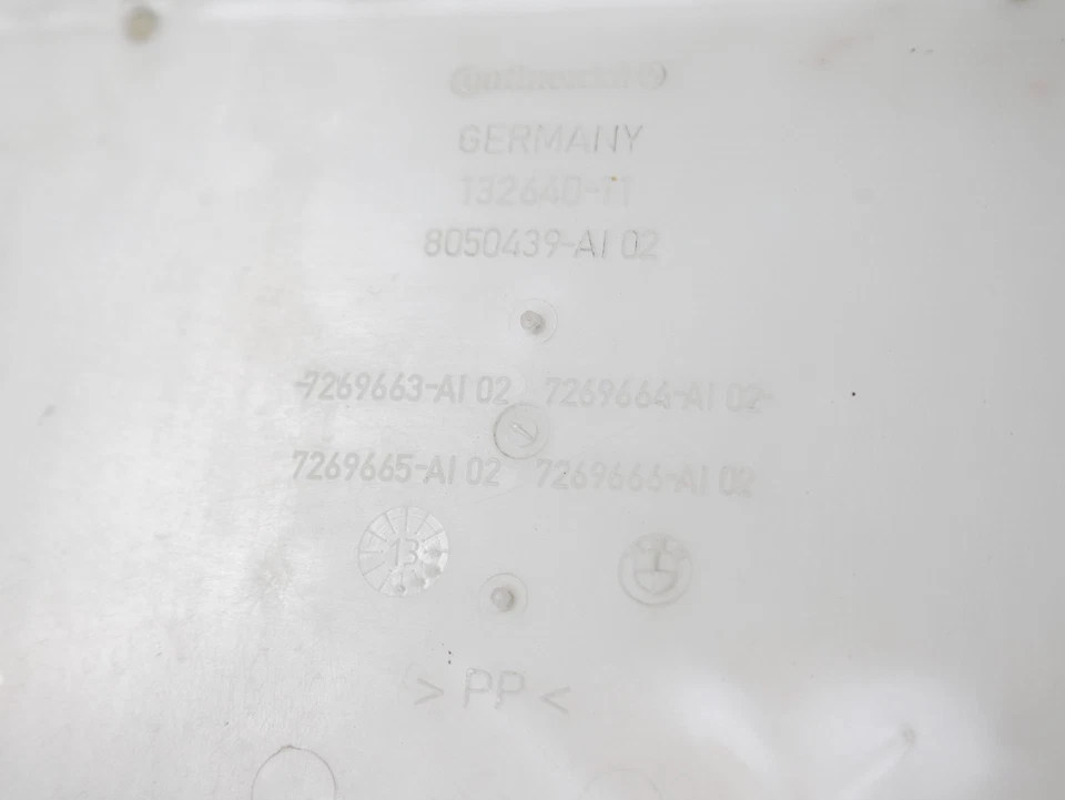 2011-2016 BMW F10 528i 535i 550i Windshield Washer Reservoir Tank Bottle OEM 87K - Image 4 of 4