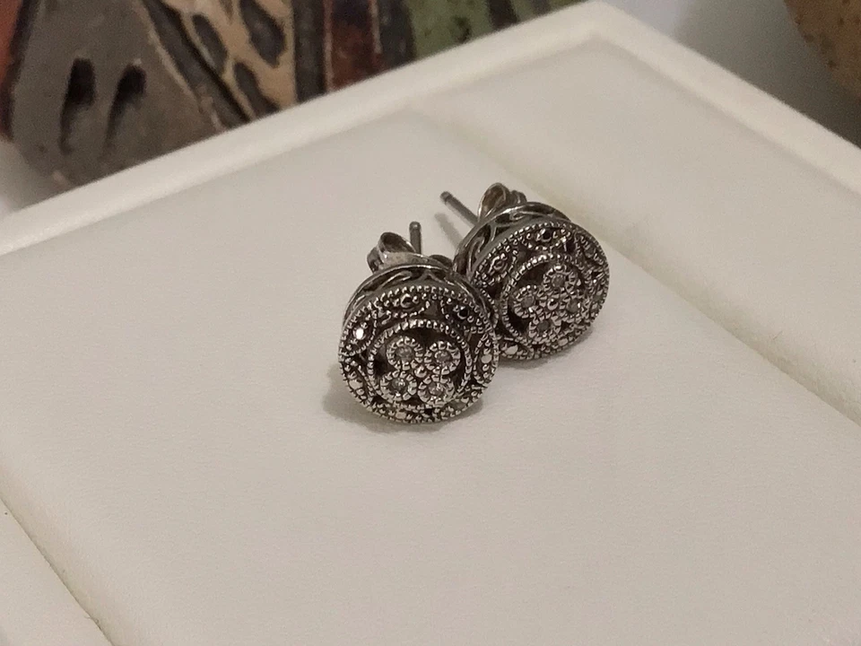 Aretes con dientes de sierra de diamante natural de plata de ley 925 de colección M usados en excelente estado 1,9 g Foto 4 de 4