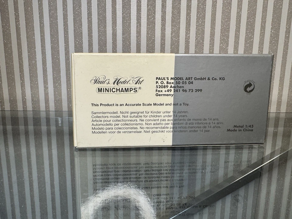 Minichamps 1:43 Audi RS4 Brillantschwarz Audi Dealer - Immagine 3 di 4