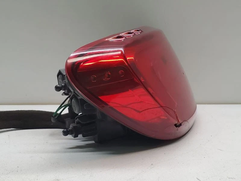 Chrysler 200 2015 luz trasera del conductor sedán cuarto de panel montado  Foto 4 de 4