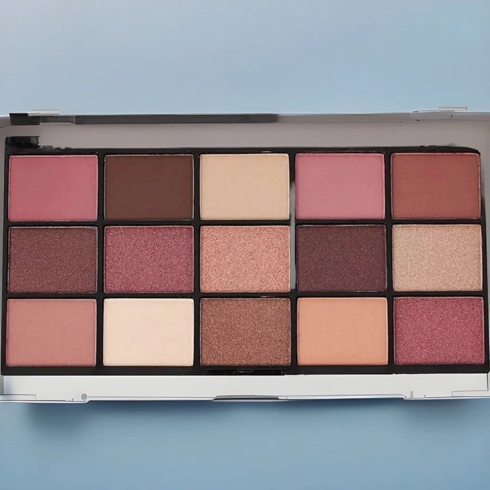 Provocative Reloaded Warm Pink 15 Large Pan Eyeshadow Palette & Brushes - Image 4 of 4