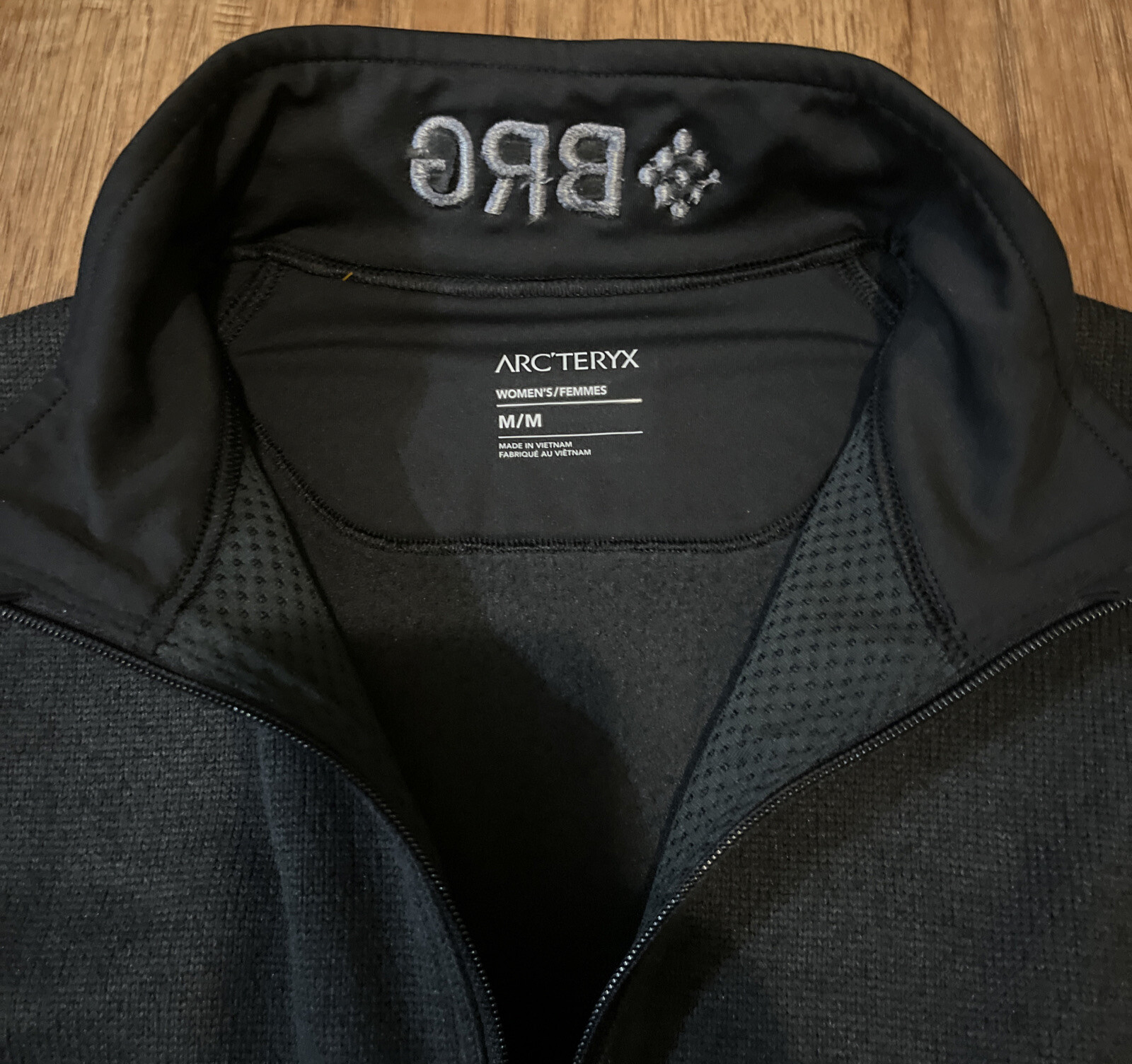 ARC'TERYX Gilet da donna 1 Arcteryx grigio coperto cerniera intera taglia M nuovo con etichette logo aziendale Brg