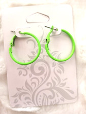 FUN NEW PAIR WOMEN'S HOOP EARRINGS 25MM GREEN