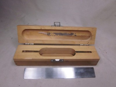 pre-owned DORN & HART MICROEDGE Narrow Knife microtome w/ wooden box