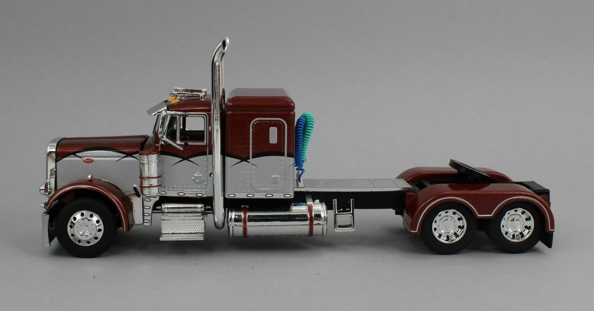 DCP 1:64 *COPPER & SILVER* Peterbilt 379 48