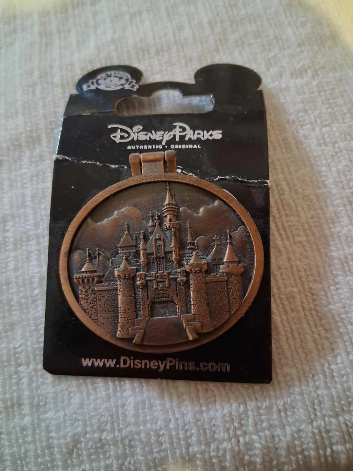 WALT DISNEY PHOTO QUOTE "IT'S KIND OF FUN TO DO THE IMPOSSIBLE"HINGED PIN 116685