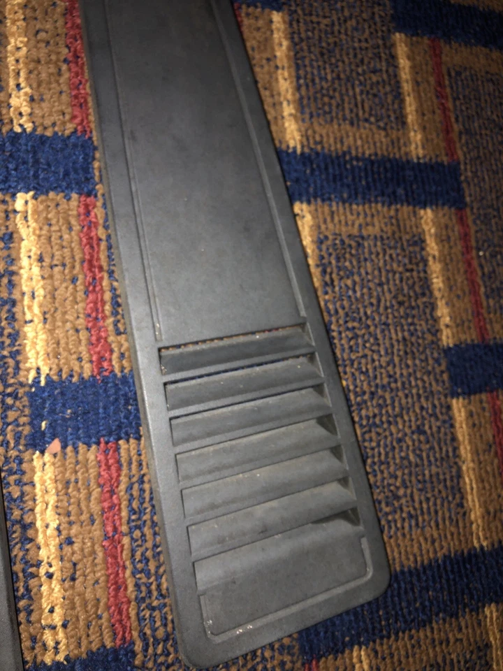 Jeep Comanche MJ 1986-1992 cubierta de ventilación de cabina lateral derecha e izquierda moldura de pilar OEM Foto 4 de 4