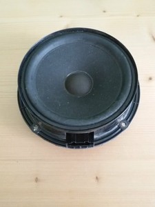 golf 4 subwoofer