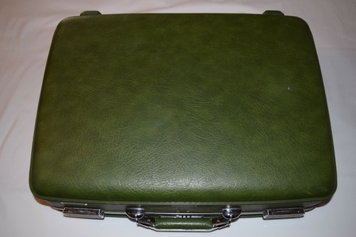 111€ | Maleta American Tourister - Sunside | ENVÍO GRATIS | LasMaletas.es  Tamaño Equipaje de mano (hasta 55 cm.) Material Polipropileno Color Teal