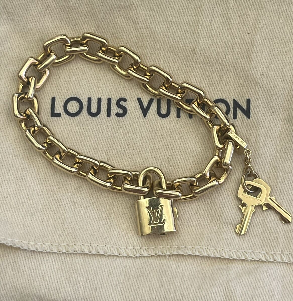 LOUIS VUITTON FRENCH HALLMARK VINTAGE ORIGINAL 18K GOLD LOUIS VUITTON FRENCH HALLMARK VINTAGE ORIGINAL 18K GOLD