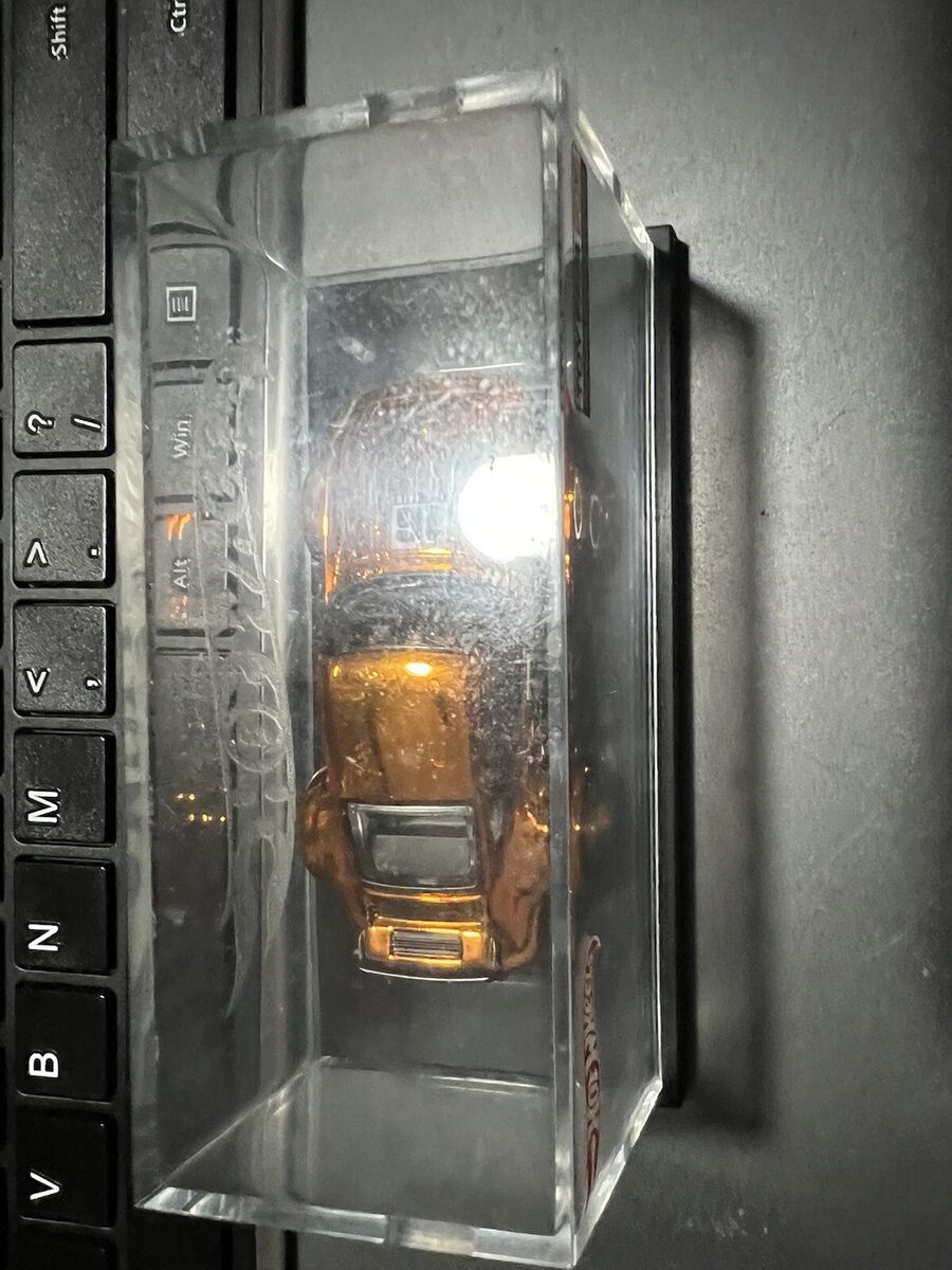 NIB Rare Hot Wheels 2016 Toy Fair Porsche 934 Turbo RSR Gold NIB Rare Hot Wheels 2016 Toy Fair Porsche 934 Turbo RSR Gold