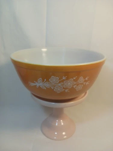 Vintage Pyrex Butterfly Gold Type 2 Wheat Mixing Bowl 2 1/2 Qt. 403