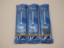 VANDOREN V21 Bb CLARINET REEDS - 3 PACK - 4 STRENGTH 4
