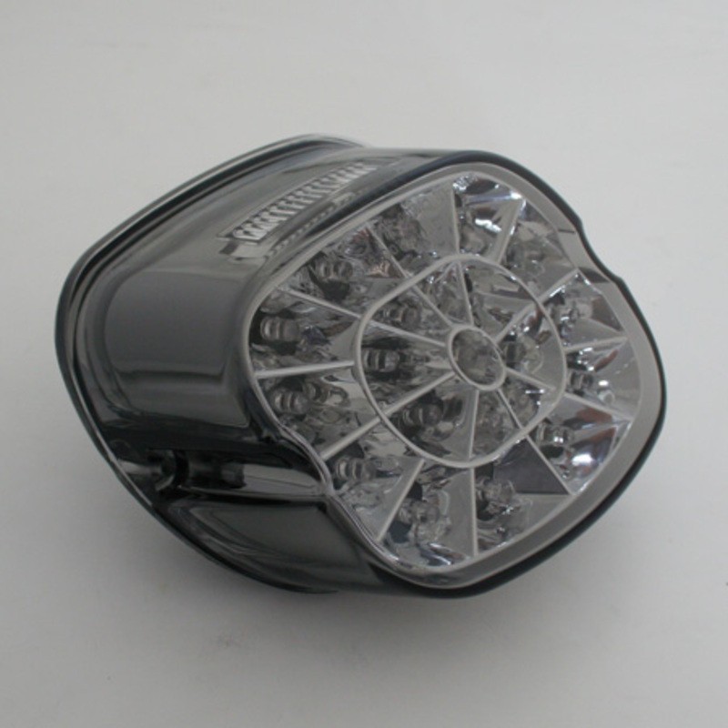 Feu arrière LED haut de gamme finition chrome et noir fumé
