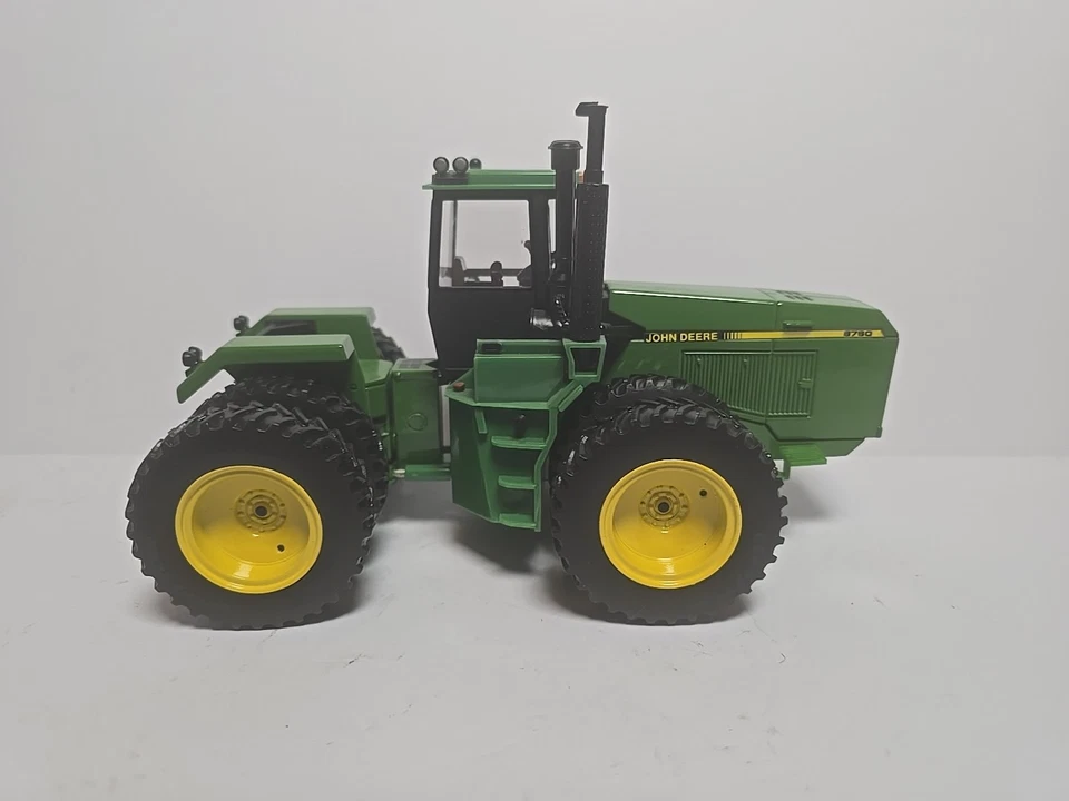 ERTL John Deere 8760 4WD Tractor With Duals Diecast Toy  - Image 4 of 4