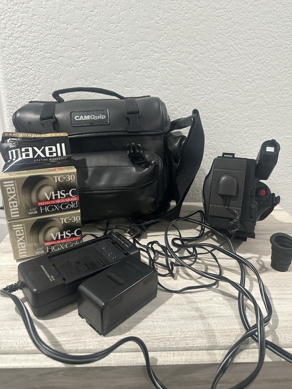 GE CG504 VHS-C Handheld Camcorder 12x Optical Zoom Auto Focus Black VHS-c Read